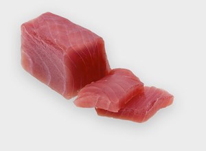 raw fish Tuna saku