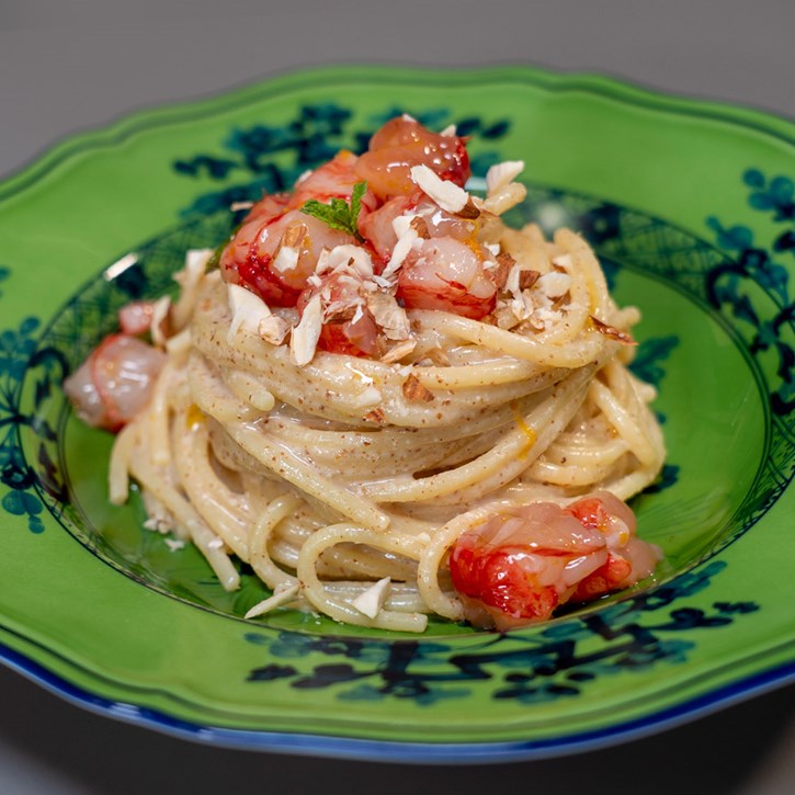 Spaghetti con tartare di gamberi rossi di Mazara- I love Ostrica